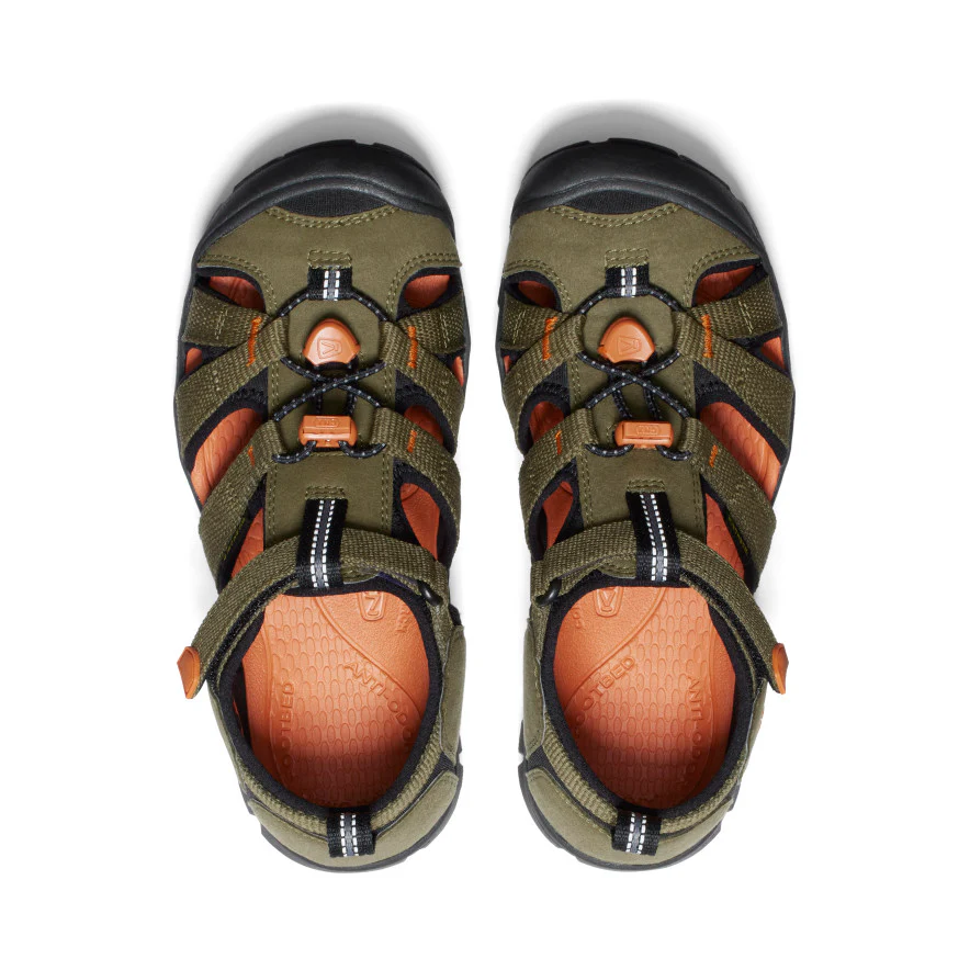Seacamp II CNX Sandale für große Kids | Dark Olive/Gold Flame - Image 4
