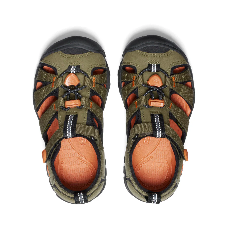 Seacamp II CNX Sandale für kleine Kids  |  Dark Olive/Gold Flame - Image 4